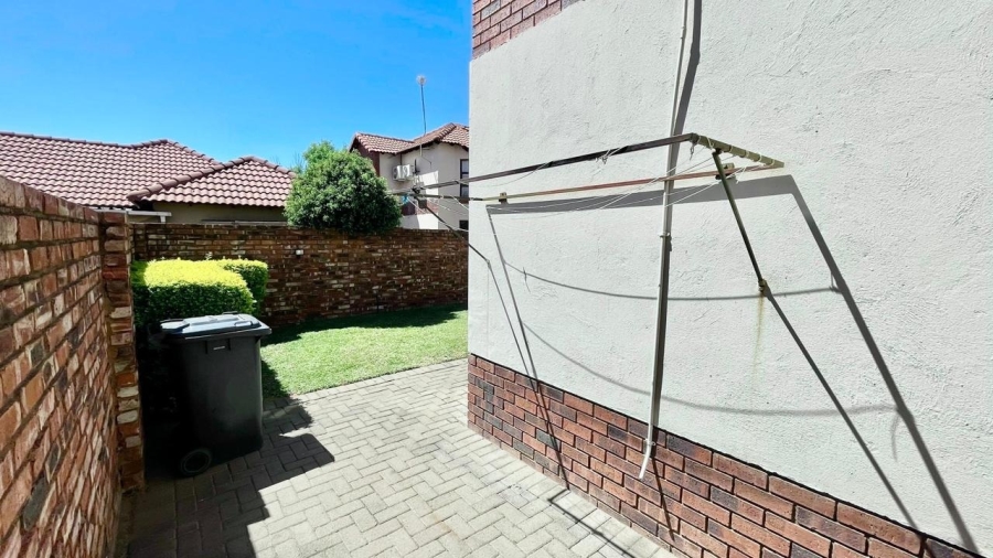 To Let 3 Bedroom Property for Rent in Waterval East North West